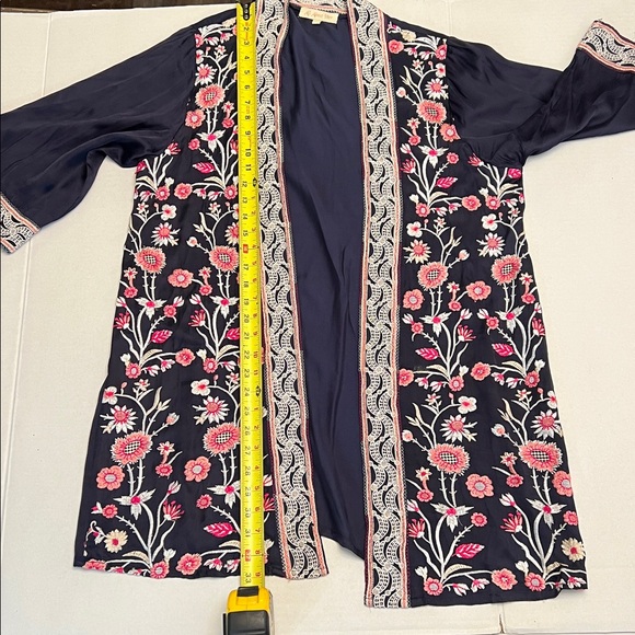 ALL ABOUT HER FLORAL KIMONO SIZE LARGE BLUE PINK CREAM - Picture 11 of 16